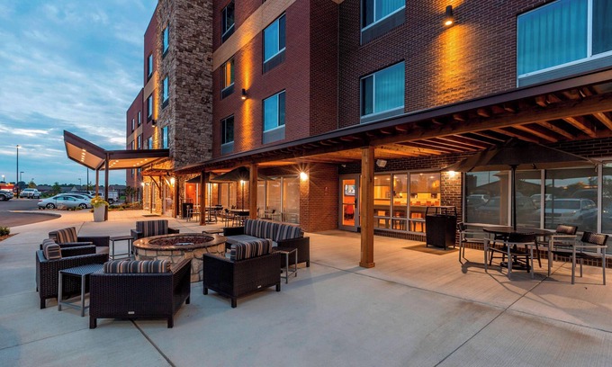 Beaumont Residential Hotel | TownePlace Suites by Marriott Lexington Keeneland/Airport