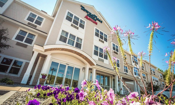 Laconia Hotel | TownePlace Suites by Marriott Gilford
