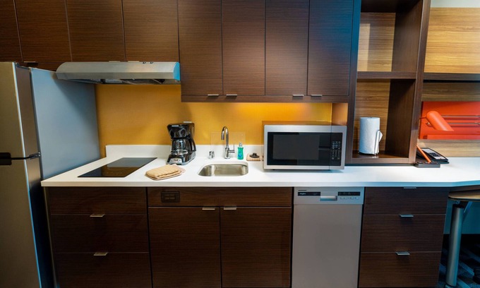 Lake Forest Hotel | TownePlace Suites by Marriott Irvine Lake Forest