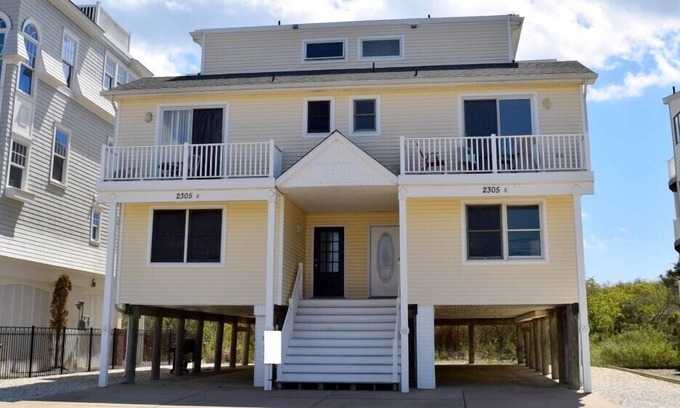 Sea Isle City House | Townhome, you can view both the Ocean and the Bay!!