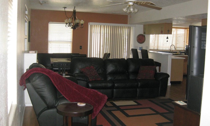 Northwest Heights House | Townhomeinthe505 - Coors And I-40 Convenient Freeway Access