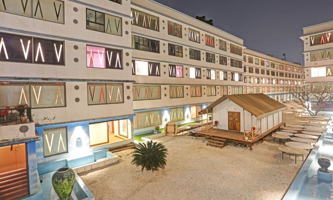 Aarey Colony Hotel | Townhouse 808 Royal Palms Shared Serviced Apartment