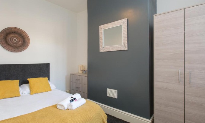 Crewe House | Townhouse @ 83 Edleston Road Crewe