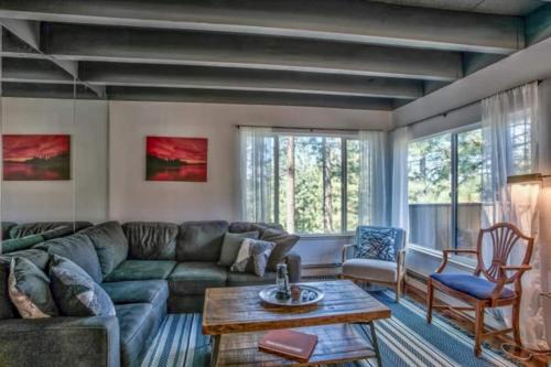 Zephyr Cove Apartment | Townhouse Condo With Pool And Hot Tub Access