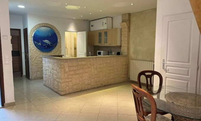 Les Puces de Saint-Ouen Apartment | Townhouse apartment
