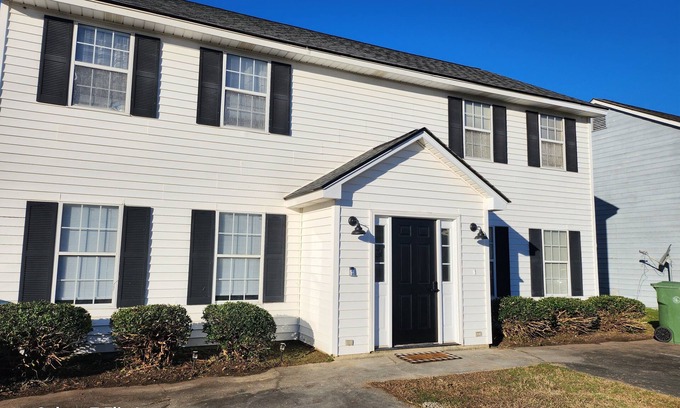 Florence House | Townhouse in Florence SC closed to MUSC medical center.