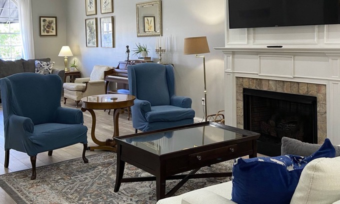 McMinnville House | Townhouse located in historic downtown McMinnville, Tennessee