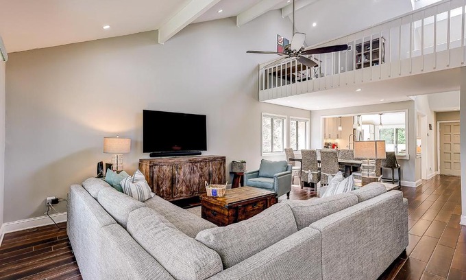 Shipyard Plantation House | Townhouse Manor 24