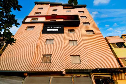 Kolkata Hotel | Townhouse Oak VIP Road NSCB Airport