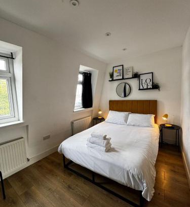 Livesey Hotel | Townhouse Studio with Kitchen & Ensuite - Southwark, Great Location