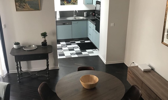 Perigueux House | Townhouse with garden in historic district