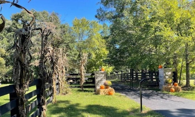 Kedron House | Trace Hollow Bunkhouse - peaceful and rustic country getaway near Nashville!