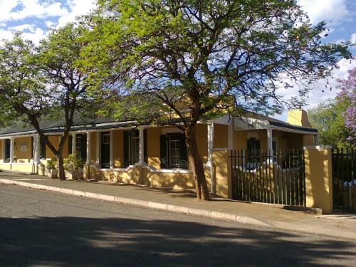Graaff-Reinet House | Trackers Inn