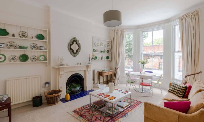 St. Helen's Apartment | Traditional 2 Bed Apartment, Notting Hill