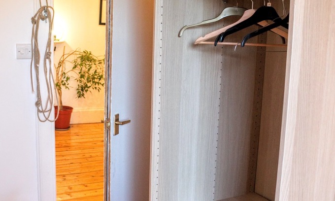 Bruntsfield Apartment | Traditional 5BD Flat Overlooking Bruntsfield Links