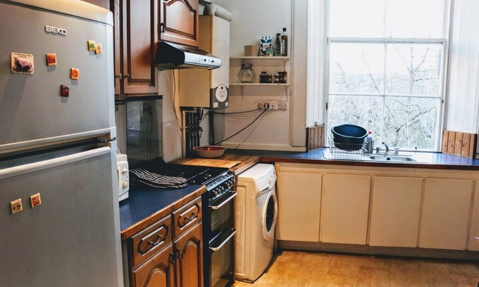 Bruntsfield Apartment | Traditional Apartment oer the Meadows