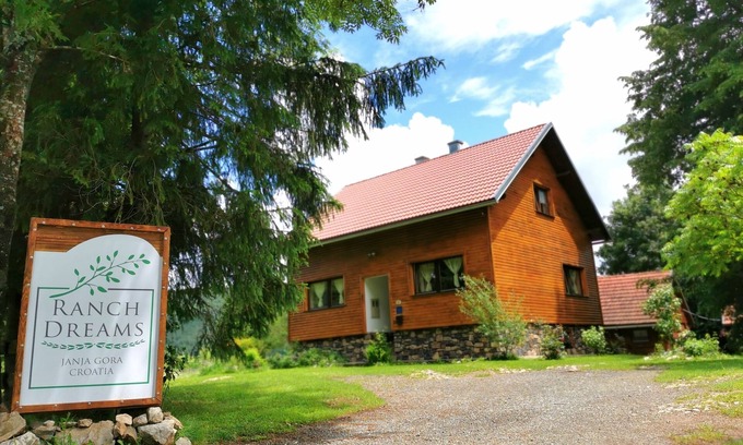 Plaski Apartment | Traditional cozy apartment near Plitvice lakes