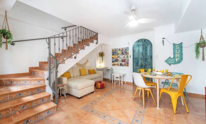 El Palo Ski Chalet | Traditional El Palo Home with Rooftop Terrace - TakeCareMalaga