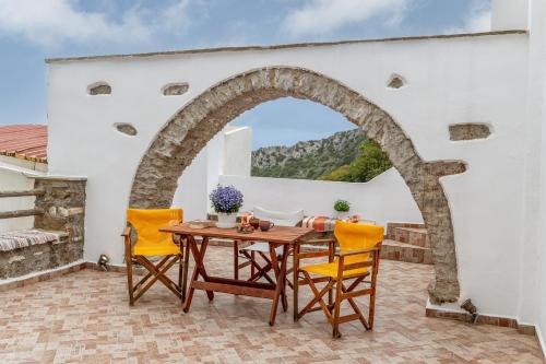Koronos House | Traditional House in Koronos