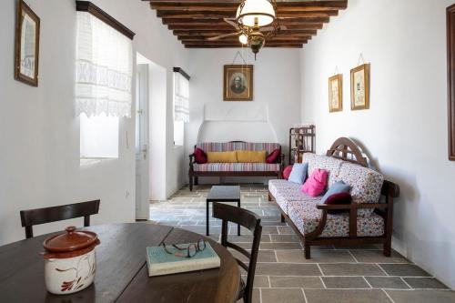 Apollonia House | Traditional house in Sifnos