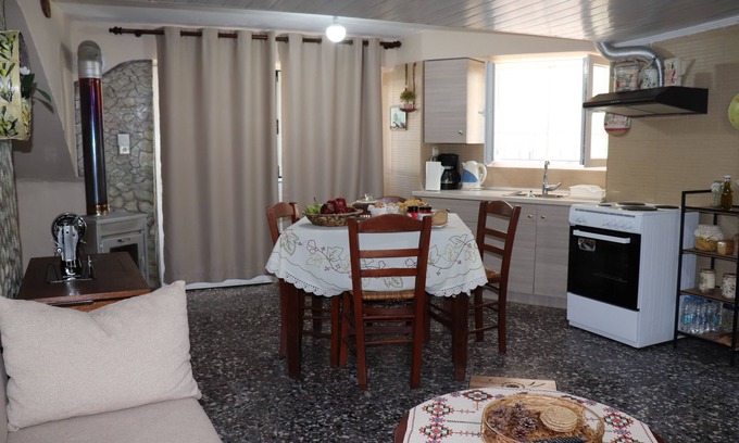 Manikia House | Traditional houses a breath of fresh air from Manikia 'PetzlRocTrip'