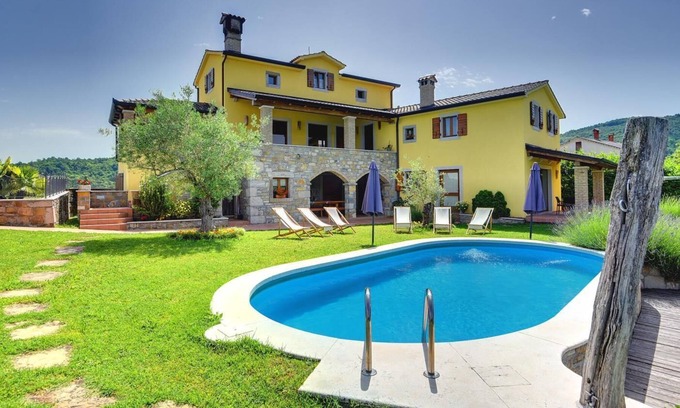 Pazin House | Traditional Istrian villa with private pool, trampoline