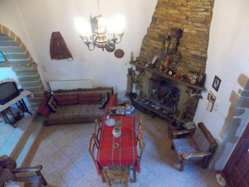 Fres Villa | Traditional Luxury Villa in Fres