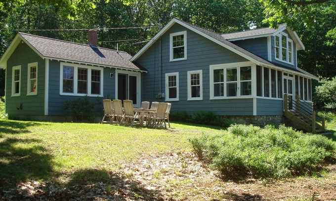 South Casco House | Traditional Maine Cabin, Bunk House, and Guest House on Sebago Lake!