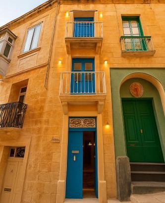 Cospicua House | Traditional Maltese Family Townhouse - Cospicua