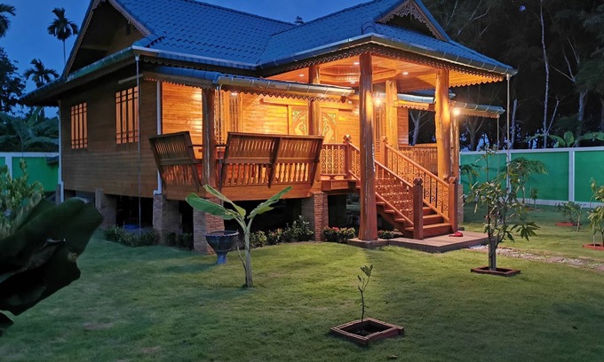 Koh Kaew House | Traditional teak Lanna house, unique in Phuket