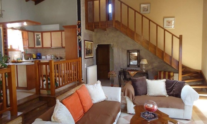 Skiathos Villa | Traditional Villa Gardenia in Skiathos
