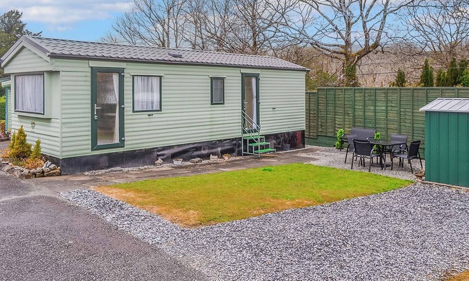 Dolgellau House | Traditional yet comfortable caravan with one double and one twin.