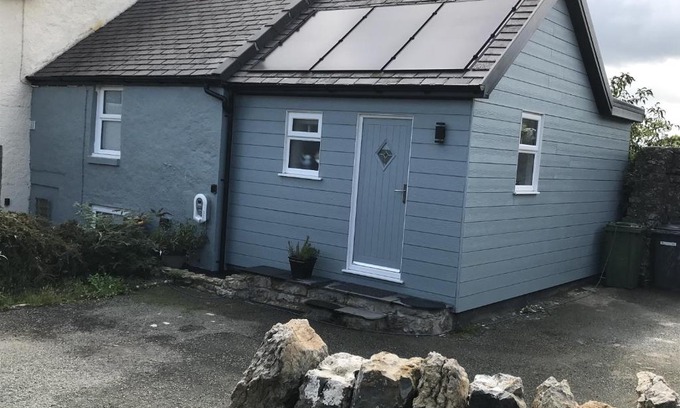 Tyn-y-Gongl House | Traeth Arian Cottage