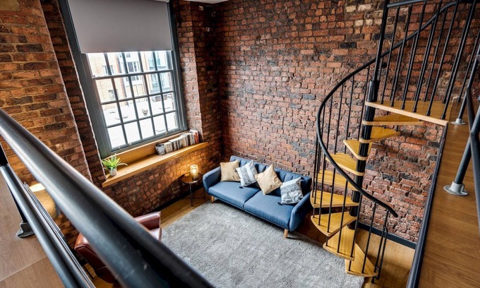 St George's Quarter Apartment | Trafalgar Warehouse, 5 Guests, Parking - Pass the Keys