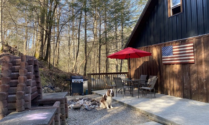 Saint Helens Cabin | Trailer parking, near Hollerwood, Daniel Boone Backcountry Byway, and Climbing