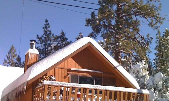 Big Bear City Cabin | TRAILS ARE OPEN! Romantic Cabin W/Fireplace & Open Beam Ceilings direct garage