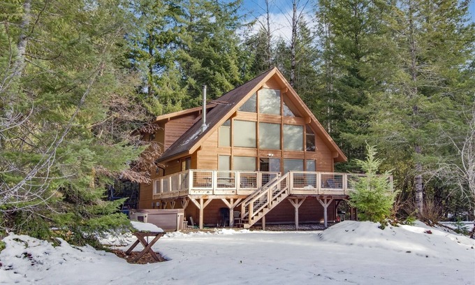 Packwood Cabin | Trails End | Hot Tub, Starlink