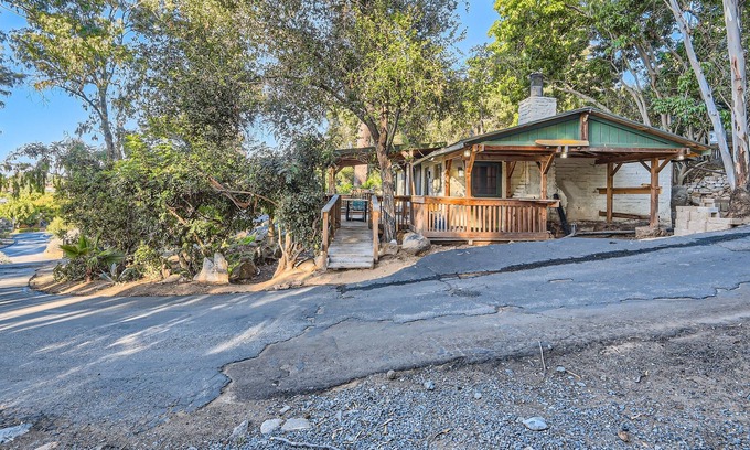 Vista Cottage | Tranquil 2 Bedroom 1 Bath Cottage Nestled in the Trees - Fenced Oversized Patio