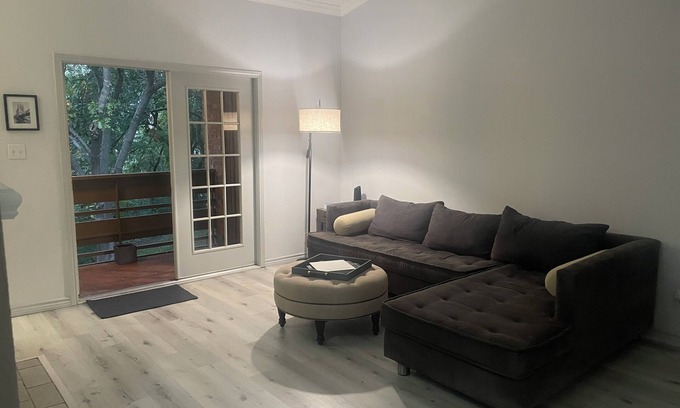 Lake Highlands Apartment | Tranquil 2-bedroom apartment in Dallas with AC, WiFi