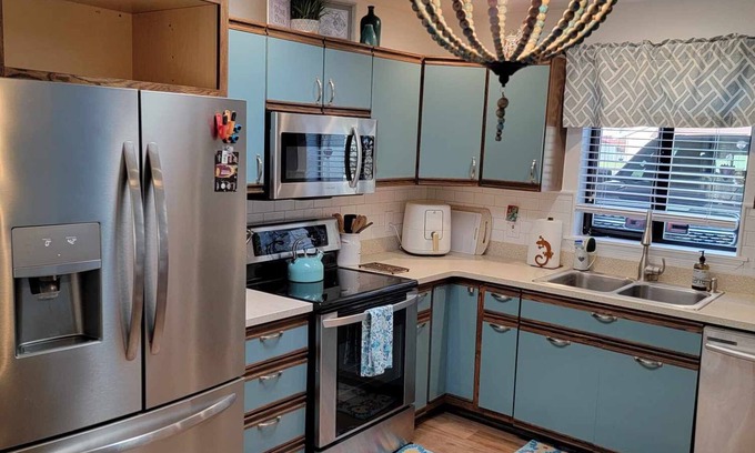 Moses Lake Condo | Tranquil 2-Bedroom Zen Condo Fully Stocked Kitchen, Patio, & Next to Golf Course