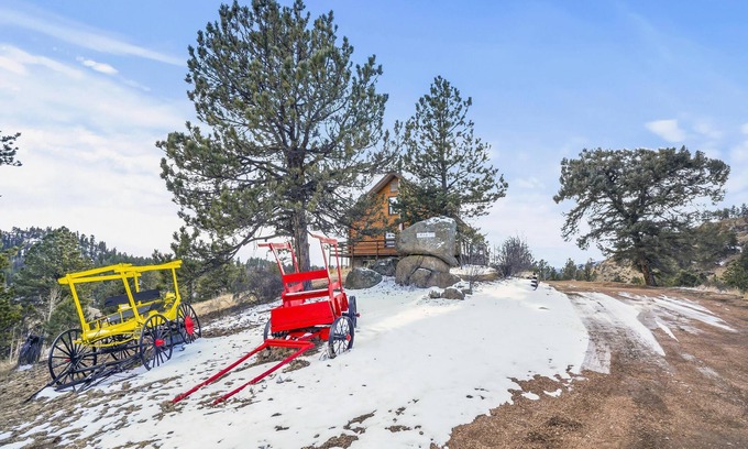 Florissant Cabin | Tranquil 30 acre retreat! Huge cabin with hot tub!