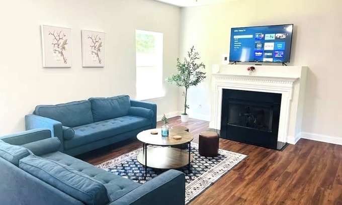 Wessex Square House | Tranquil 4-bedroom house in Charlotte