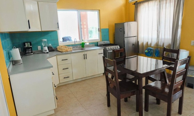Santa Maria Tonameca House | Tranquil Beachside Family Retreat Pool Parking