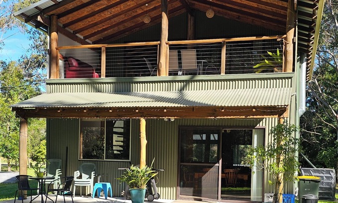 Brunkerville House | TRANQUIL BUSH RETREAT withnaircon wifi indoor and outside fires