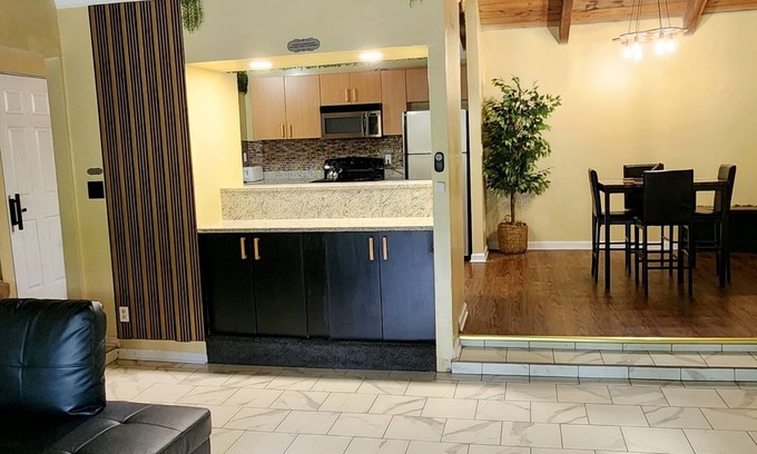 Decatur Condo | Tranquil Cabin Condo, 15 mins away to Atlanta City where all the attraction is.