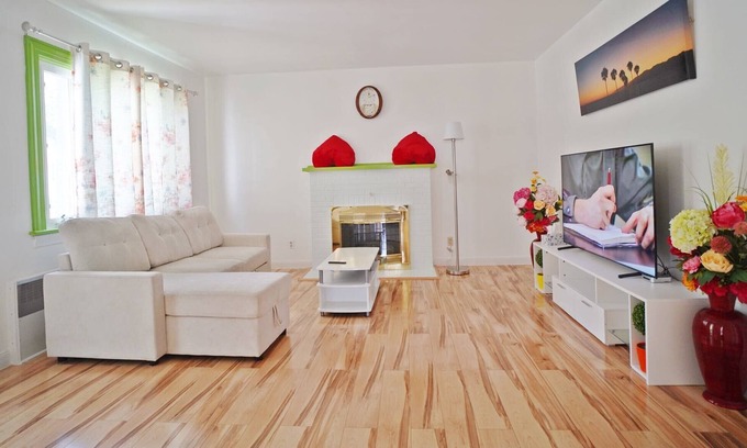 McKownville House | Tranquil Cozy Apartment in Charming Area