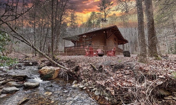 Helen Cabin | Tranquil creekside modern mountain cabin. Hike, fish, tube or just relax!