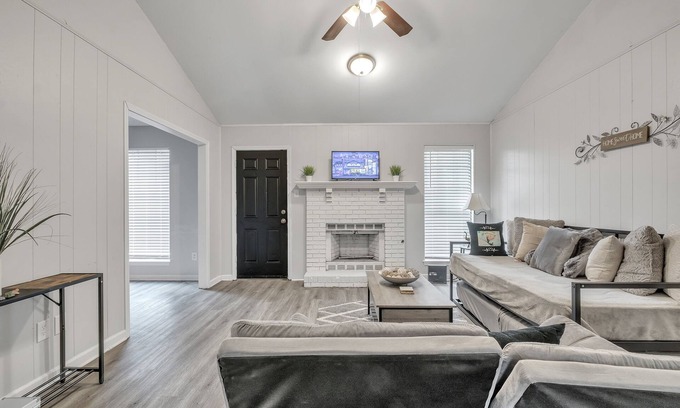 North Little Rock House | Tranquil Escape 3 Bedroom Home by RedAwning