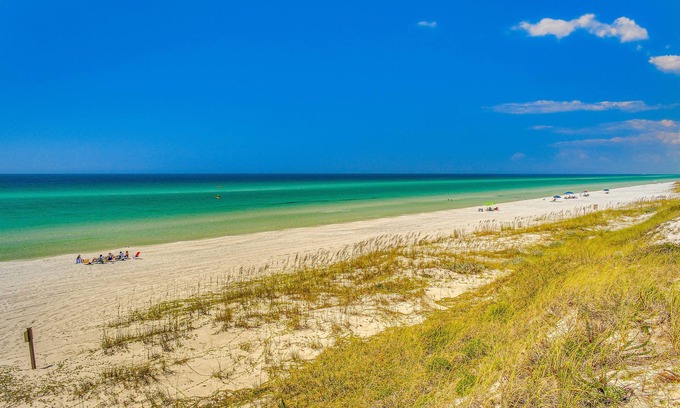 Greenway Park House | Tranquil getaway with pool & 4 free bikes near beach & golf - snowbird-friendly