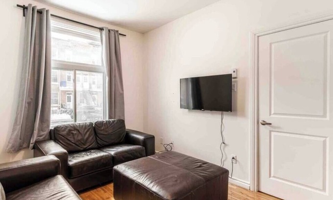 Verdun Apartment | Tranquil Haven in Verdun: Your Home Away from Home